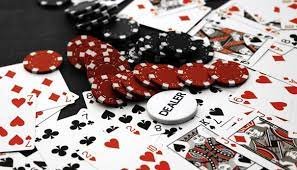 Antarmuka aplikasi mobile kartubet88 menampilkan menu navigasi, pasar sportsbook, dan tautan akses live dealer.